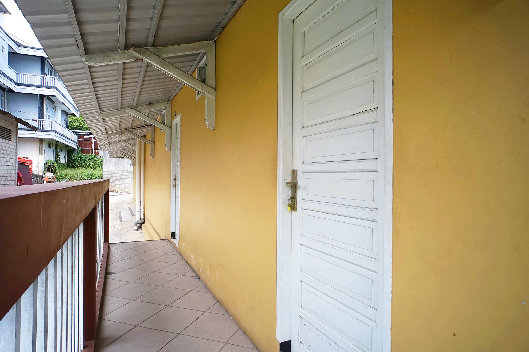 SPOT ON 2729 Marzan Syariah Guest House Balikpapan  Zewnętrze zdjęcie